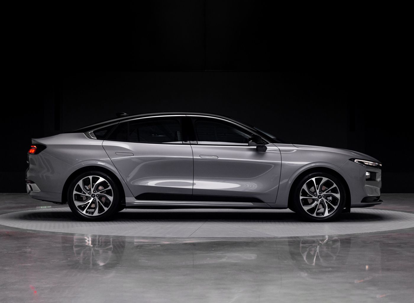 九年后再次相遇威海,福特蒙迪欧2023款四代