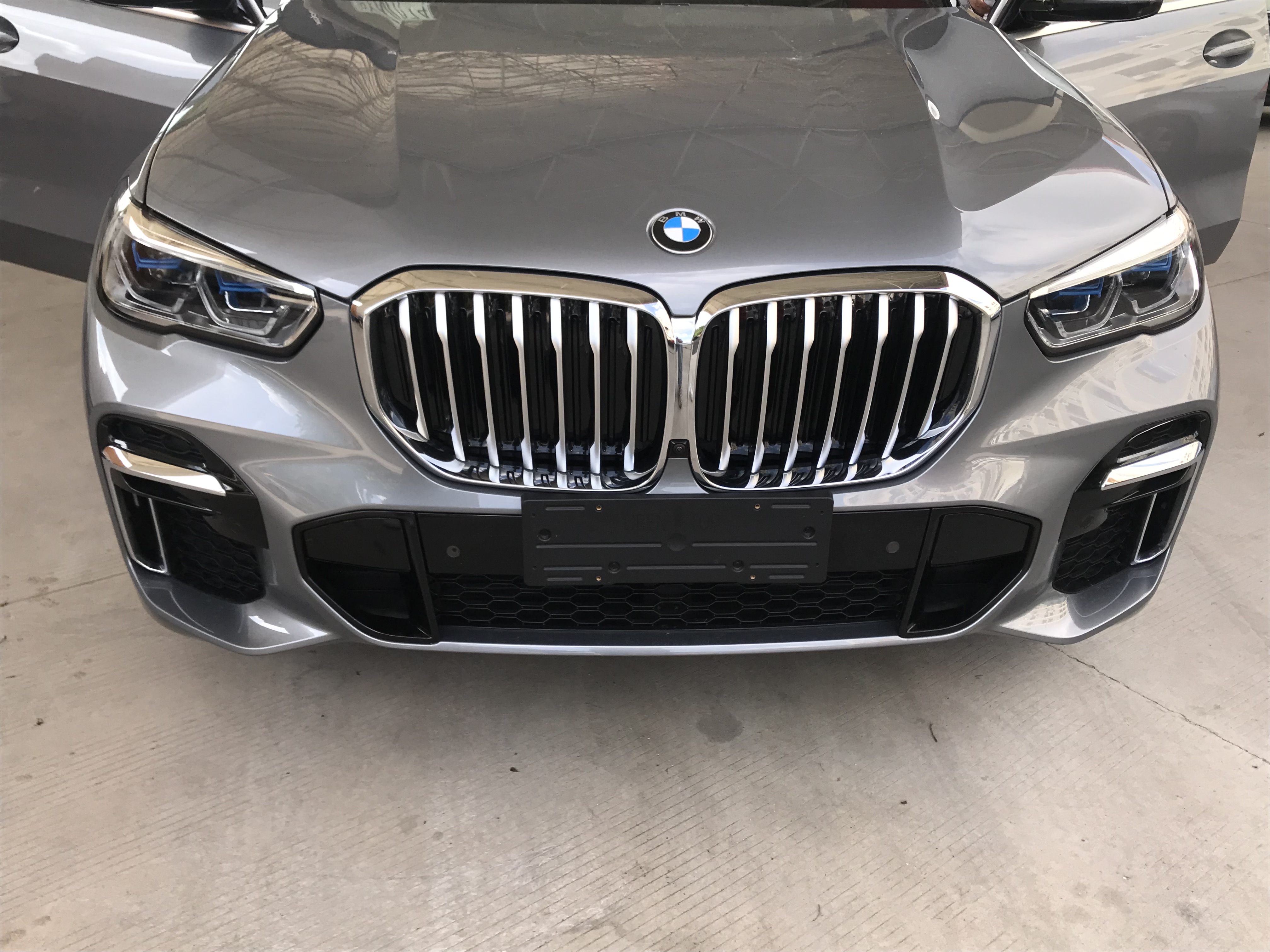 国产的宝马x5l对比进口,国产24款宝马x5l值得购买吗