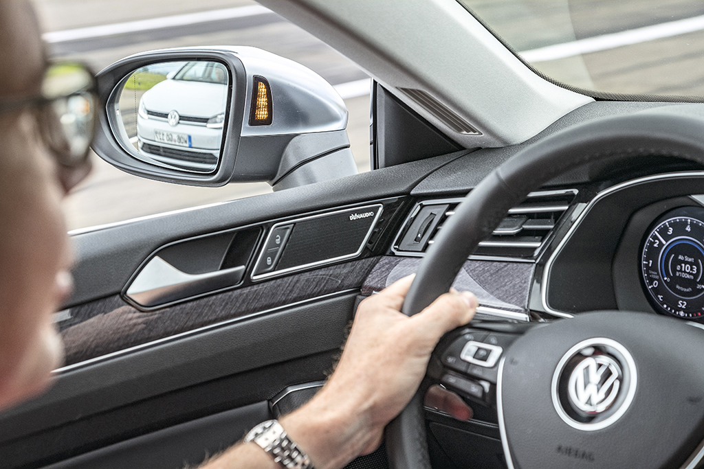 安全辅助驾驶系统讲解,驾驶辅助系统提升安全性