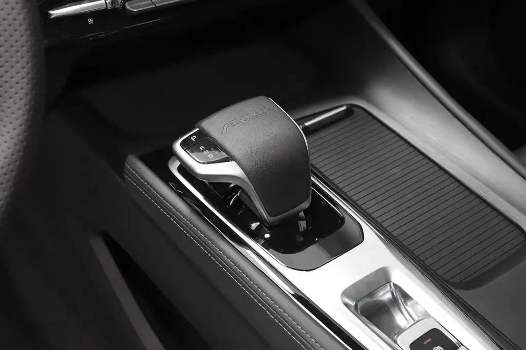 新款东风风神皓极配置,东风皓极1.5t7座燃油版