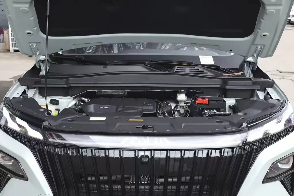 新款东风风神皓极配置,东风皓极1.5t7座燃油版