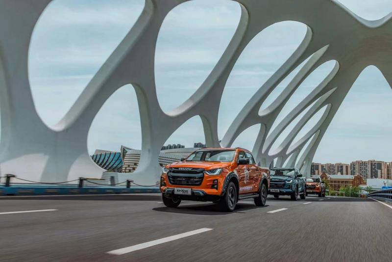 五十铃d-maxv-cross和dmax发动机区别,五十铃d-maxv-cross对比福特ranger