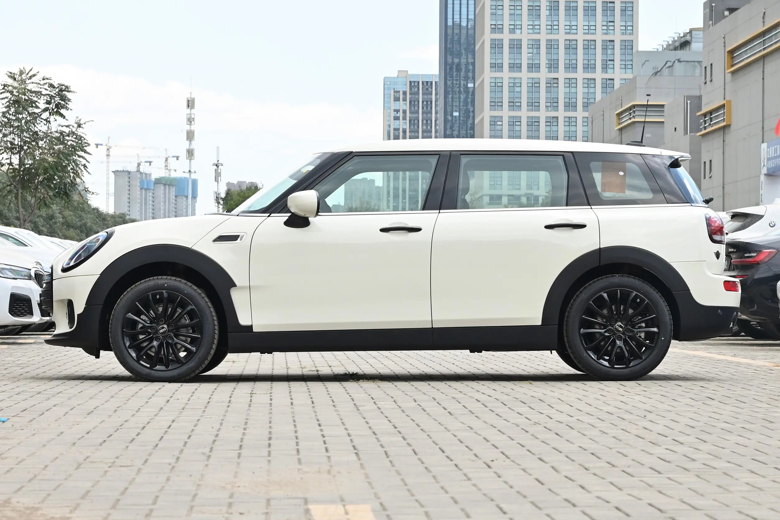 精致细腻的MINICLUBMAN，复古风格中的时尚