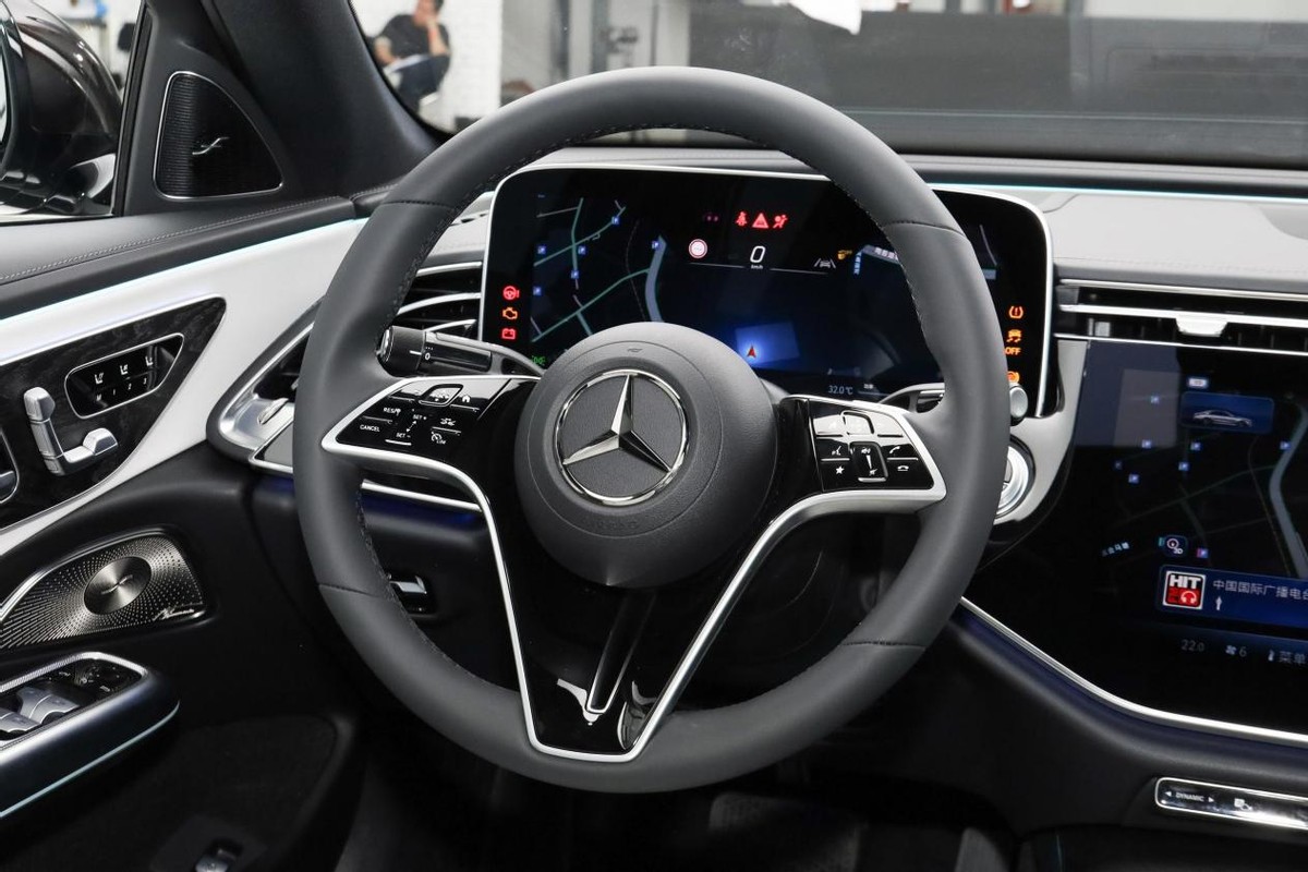 奔驰e级phev和宝马5系phev,新款宝马5vs奔驰e