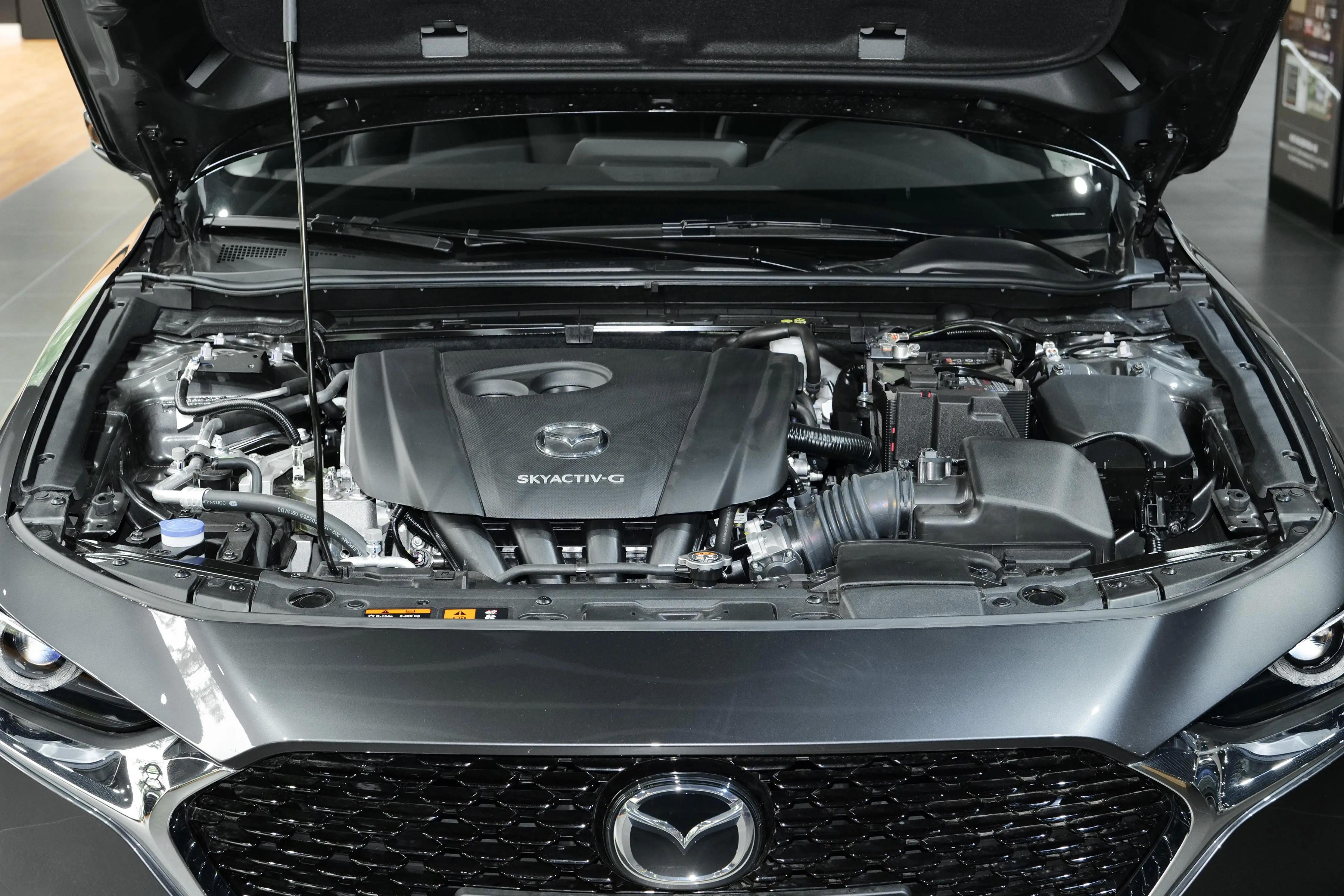 马自达3即将上市更运动也更省油,马自达3有黑色的车吗