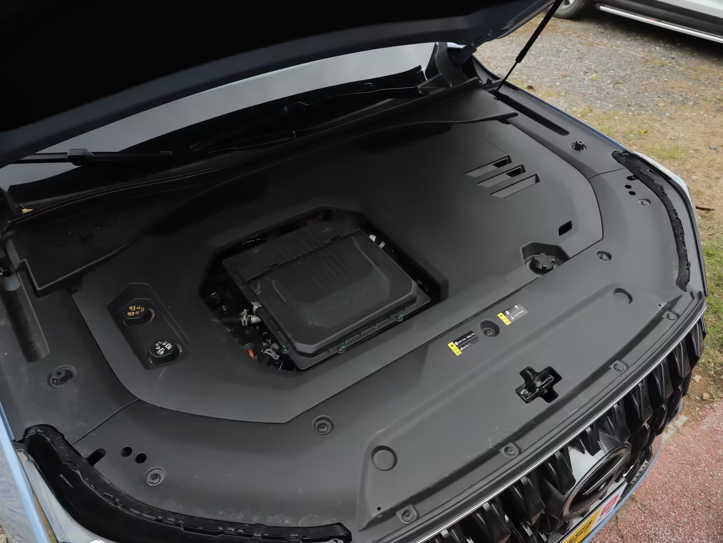 标配四驱2.0t发动机9速变速箱,2.0t四驱版20万左右