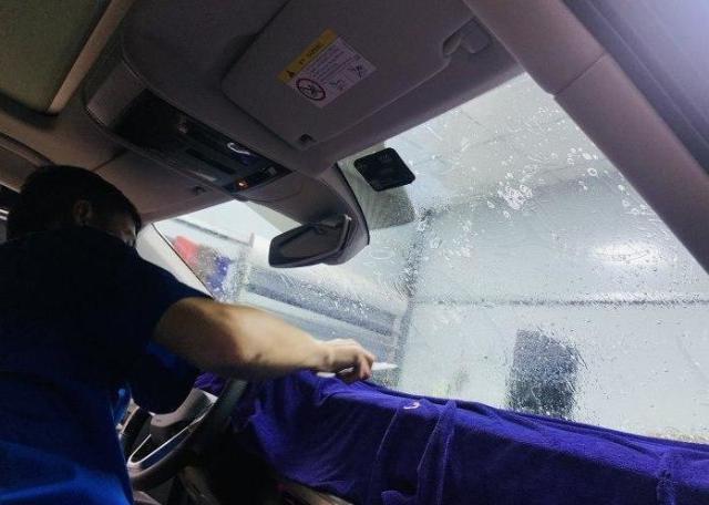 萌萌哒小型电车,小型萌萌的电动车