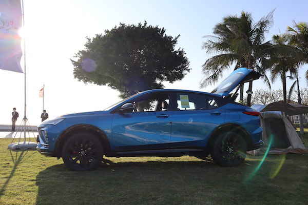 别克公布了全新轿跑suv的实车照片,别克新标志suv