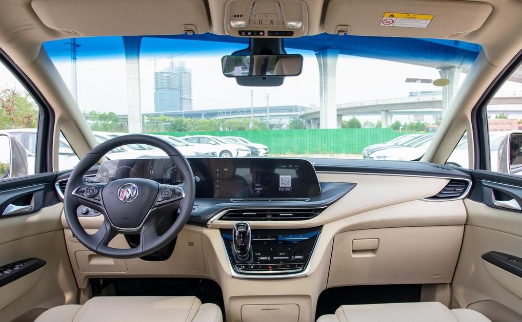 mpv艾力绅和gl8安全性哪个好,艾力绅别克gl8真实油耗