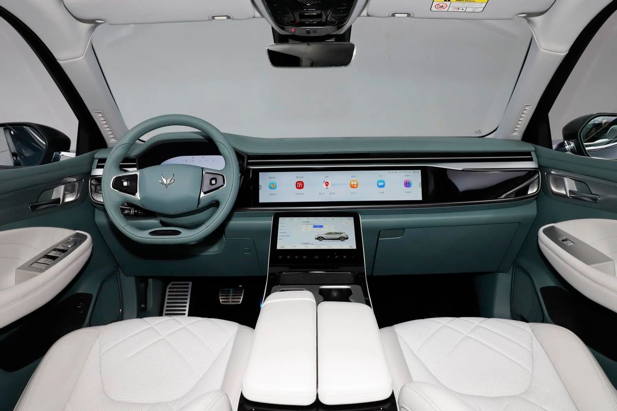 问界m5纯电版新款和老款区别,问界m5增程四驱新能源版