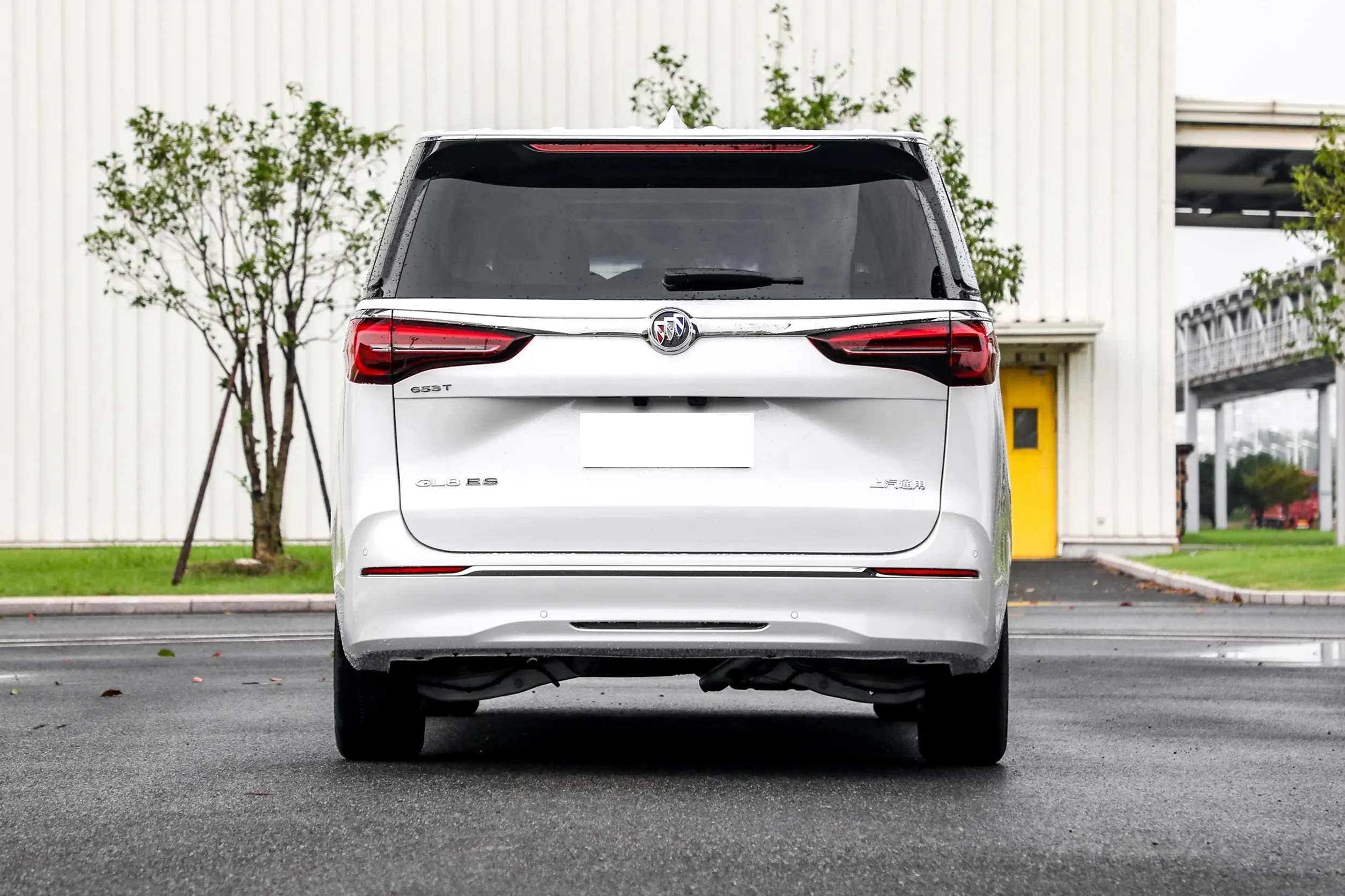 一家五口选择什么档次高的mpv (一家五口选着mpv还是大五座suv)