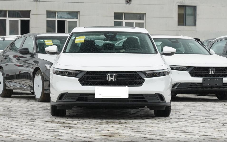 红旗h5和雅阁哪个比较静音,十代雅阁对比红旗h5