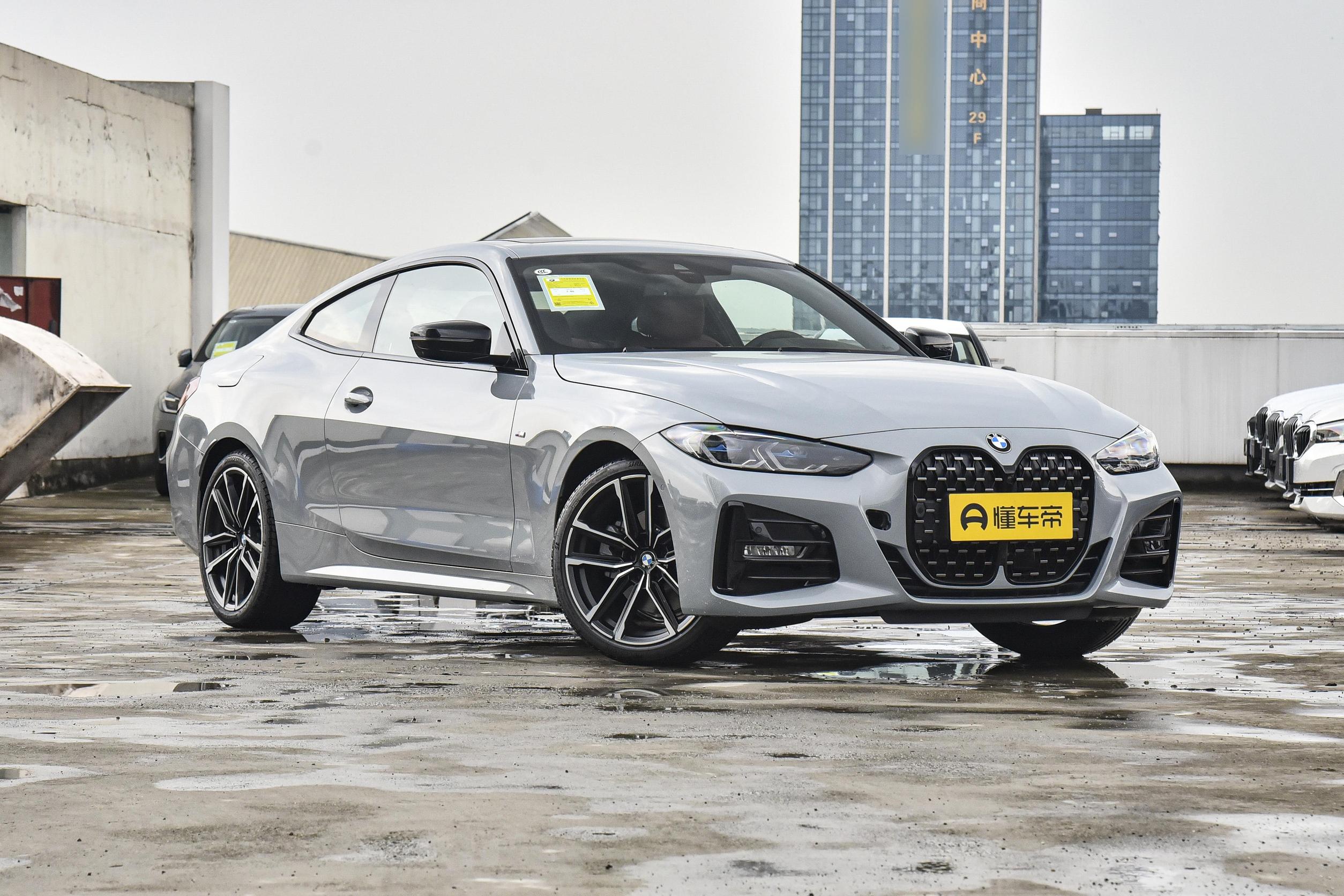 蔚来et5和宝马三系哪个驾驶质感好,蔚来et5对比宝马五系