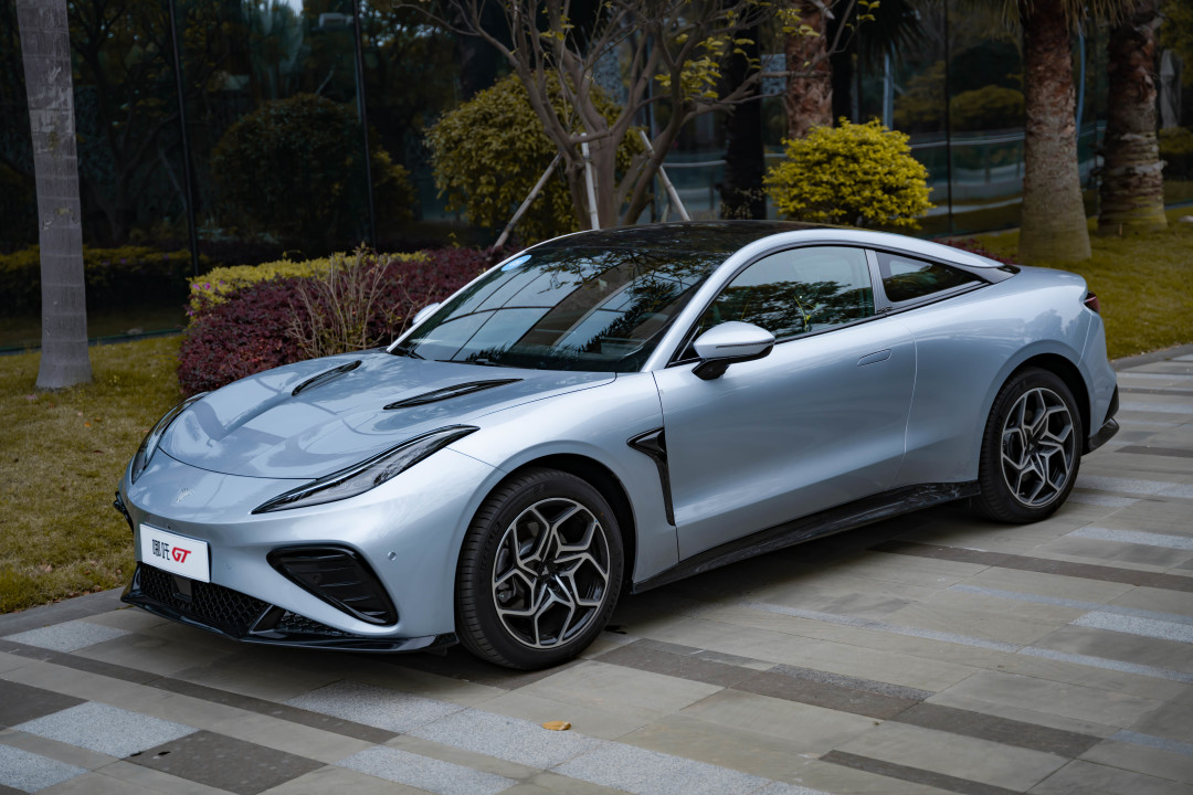 哪吒gt这款车到底好不好,17万哪吒gt圆梦百万跑车