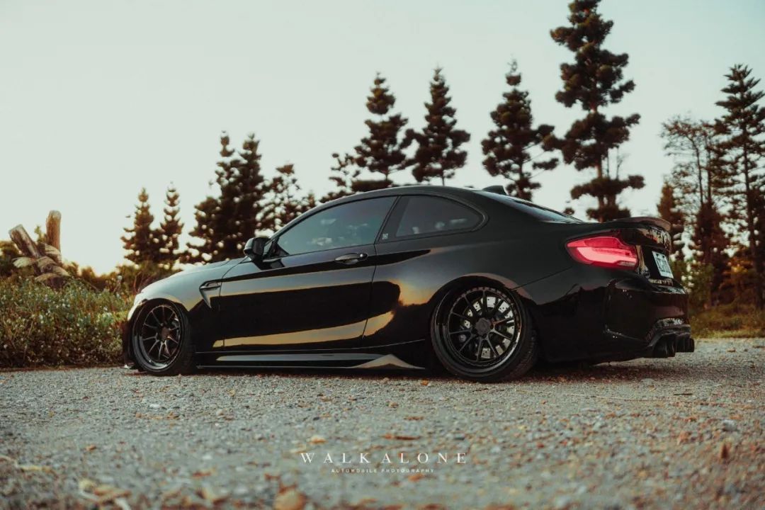 宝马m2黑武士低趴,宝马m2没碳顶好看吗