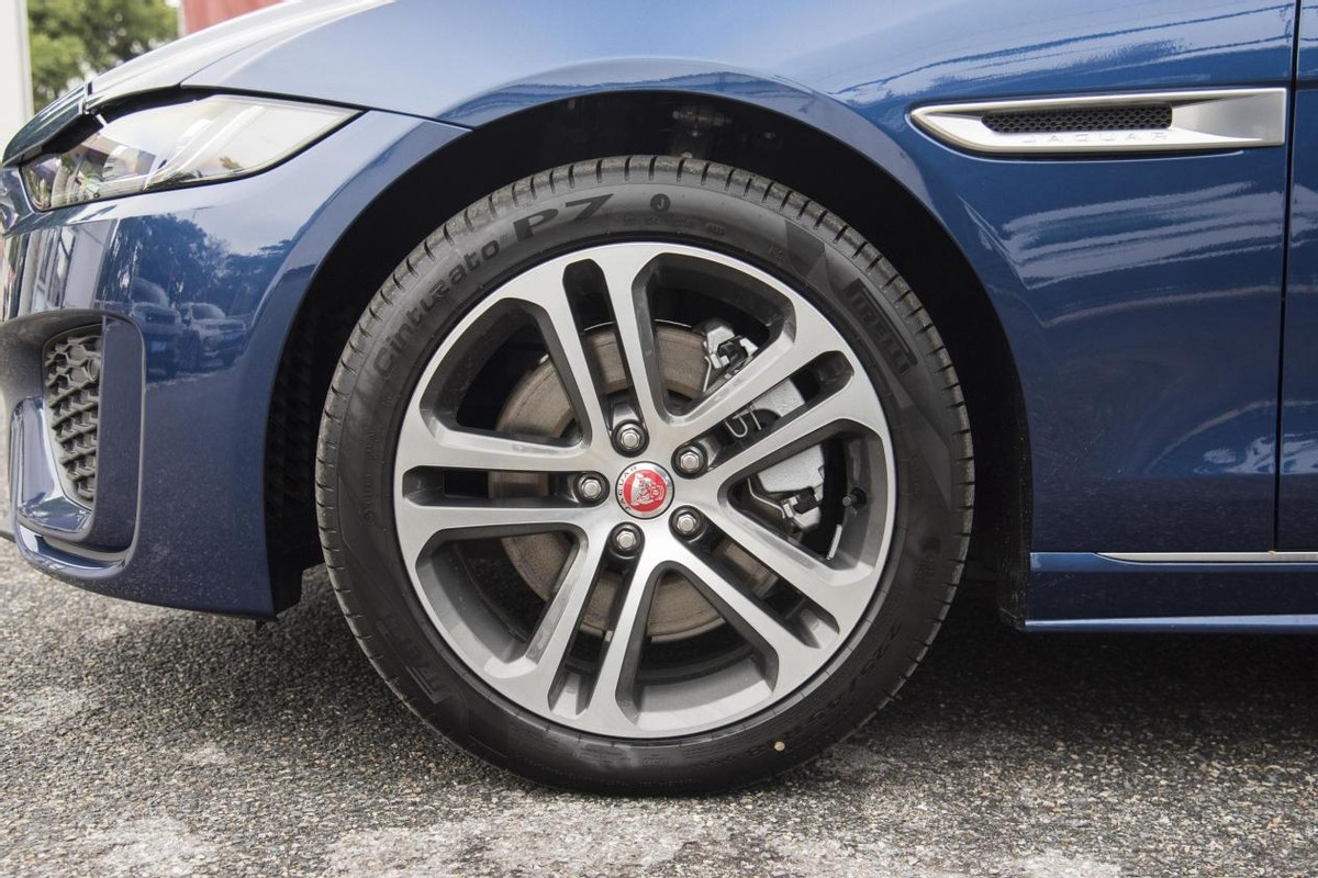 捷豹xel的8at手自一体变速箱,捷豹xel与凯美瑞8at