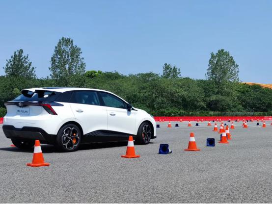 mgmulan四驱凯旋版试驾,mgmulan夏季懂车帝实测