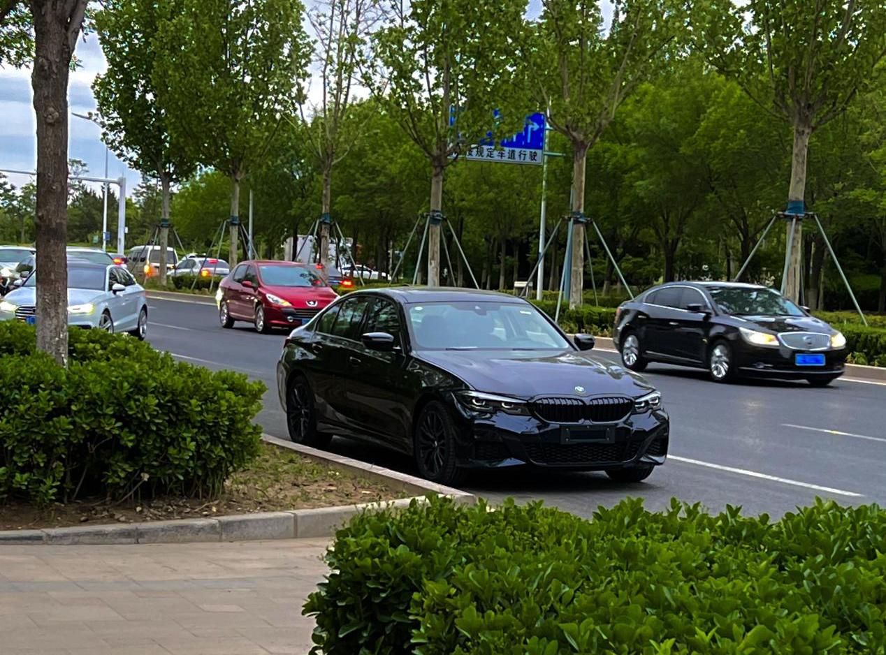 试驾325宝马,宝马325长轴曜夜原创试驾