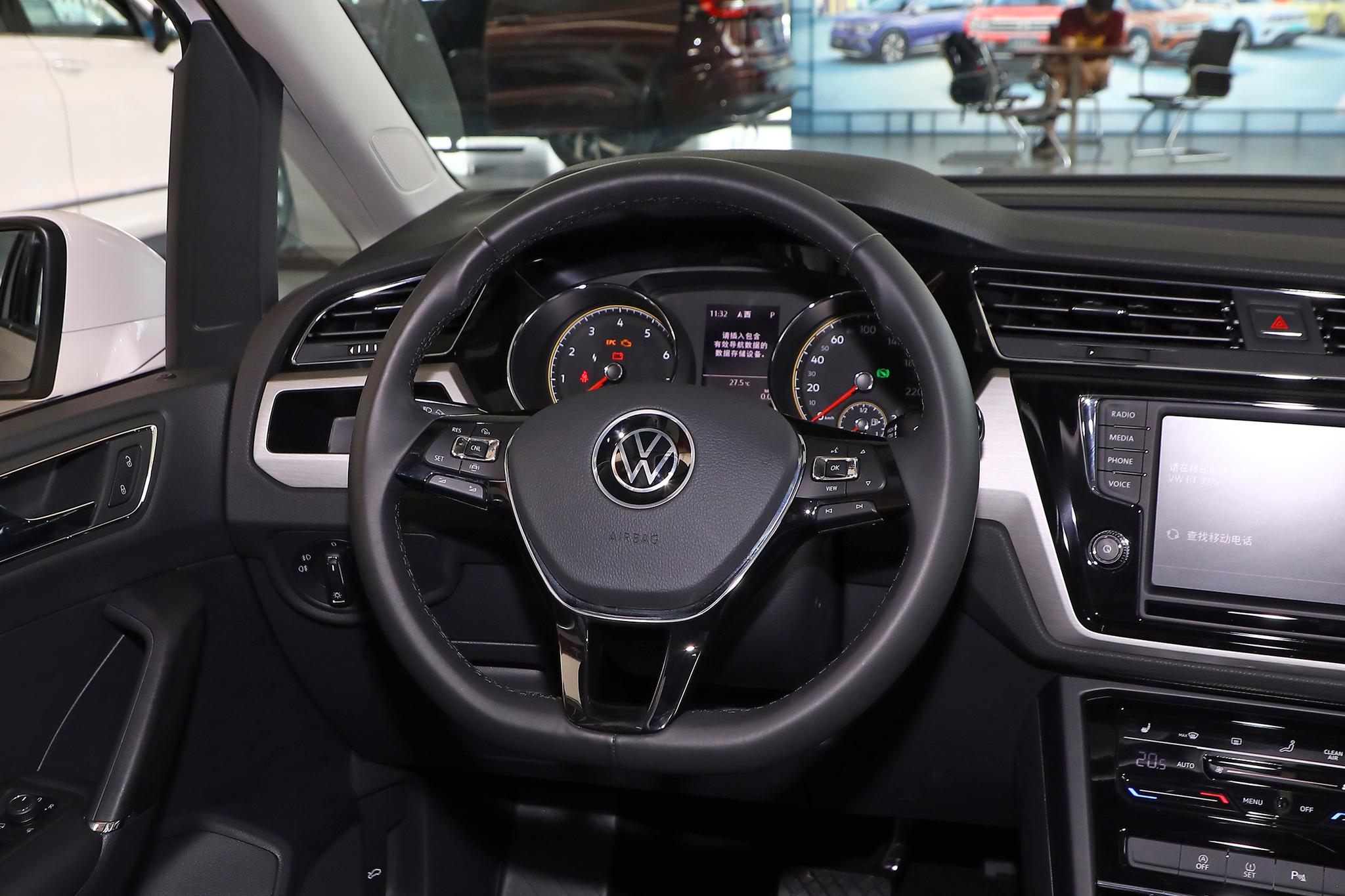 大众途安1.4tmpv一年需要多少钱,2008款大众途安mpv现在值多少钱