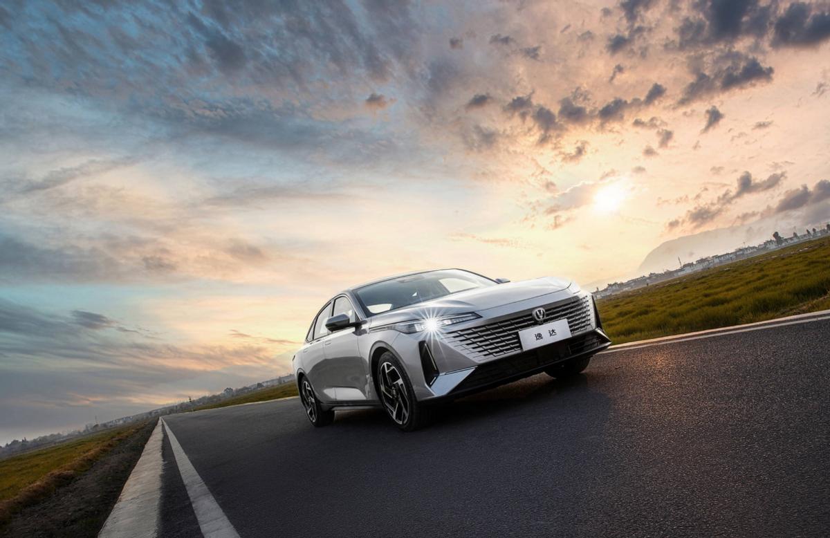 8万左右长安轿车高配,8万落地选长安逸动的哪个版本