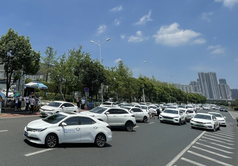 “粤T”牌改为“粤S”,租赁公司套路多,一喂顺风车无需运输证