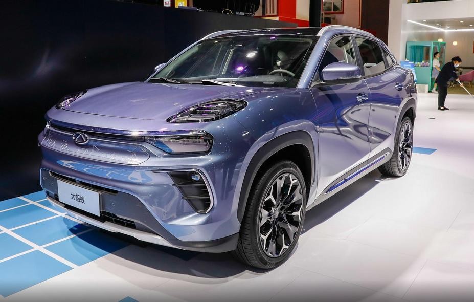 “毁誉参半”什么意思？奇瑞大蚂蚁在线教学，只比小蚂蚁贵一倍