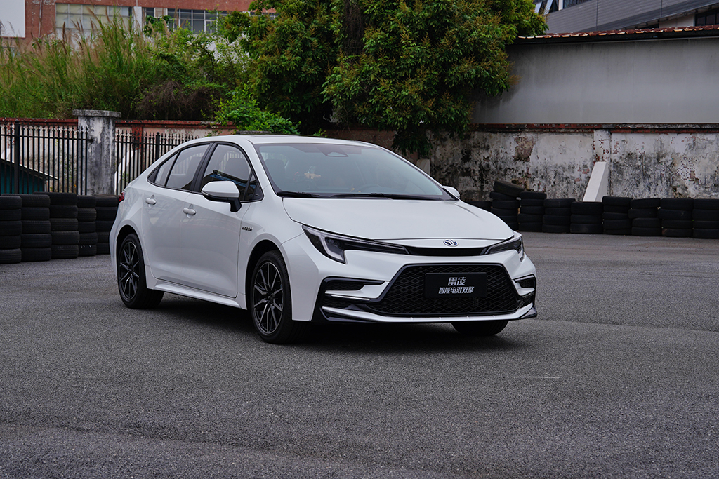 全新动力组合省油好开,高颜值配备自动驾驶油耗仅至5.3l