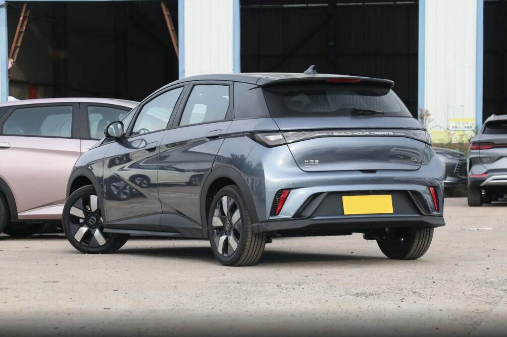 最近比亚迪全新纯电动车型海豚,城市代步纯电续航