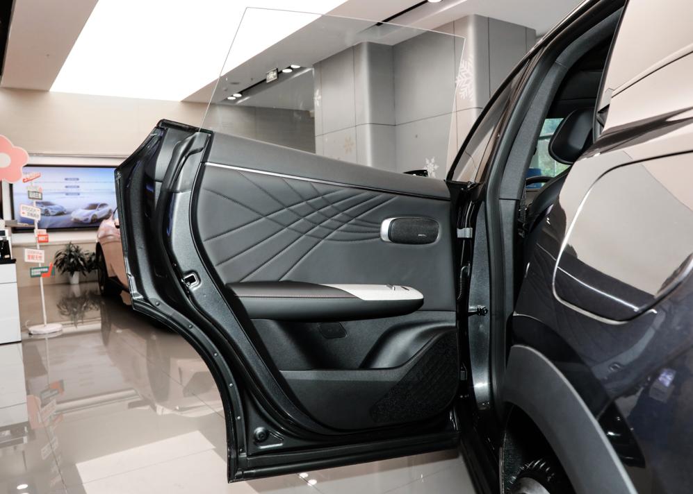 深蓝s7加装副驾零重力座椅视频,深蓝s7零重力座椅以后可以加装吗