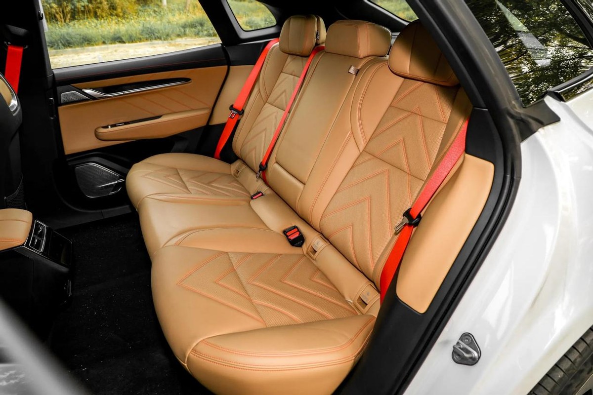 很多人都说它比特斯拉Model3值得购买，极氪001真的有那么豪横吗