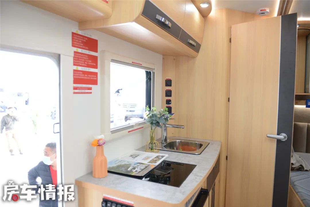 隆翠房车c610亲亲版配置,隆翠c610w侧拓展房车最新信息