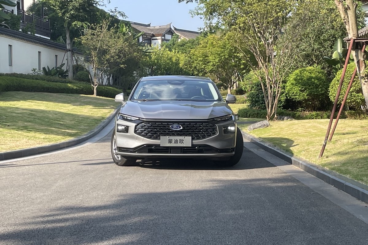 18.98万起，蒙迪欧E-混动版上市，省油省事儿，值不值得选？