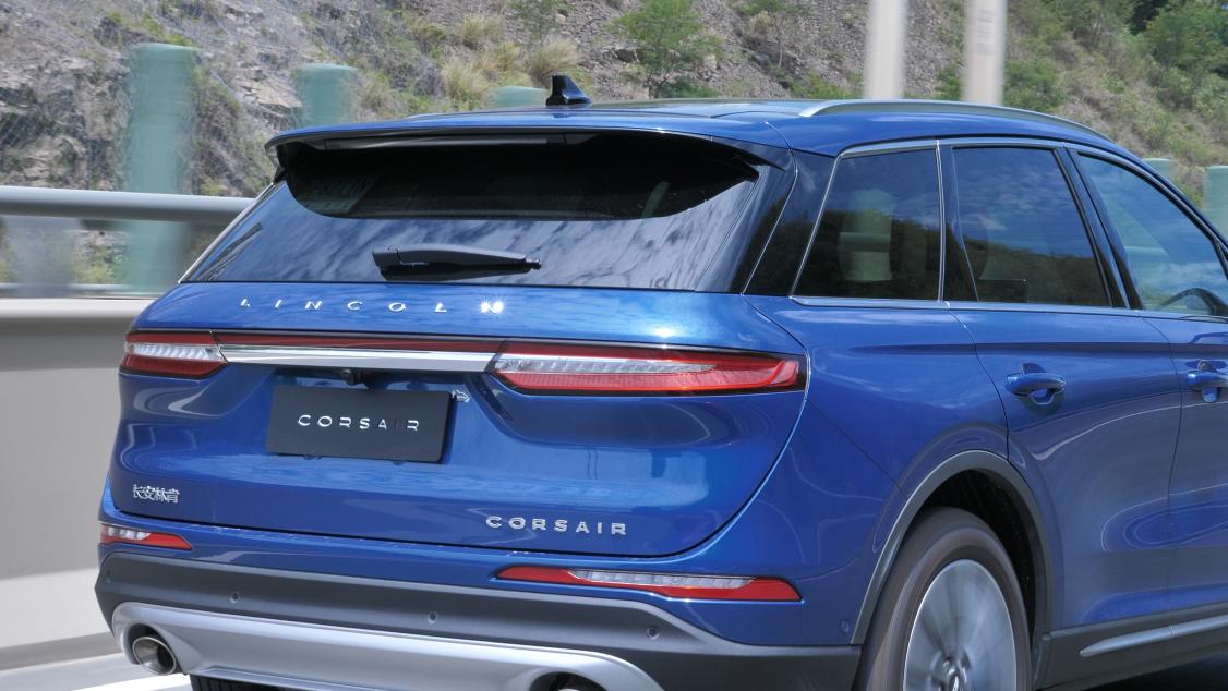 全新林肯冒险家对比全新途观,林肯冒险家两驱和奥迪q3四驱