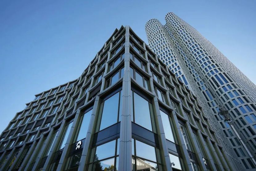 只租不卖每月999欧元起步，蔚来“杀进”了BBA的老家