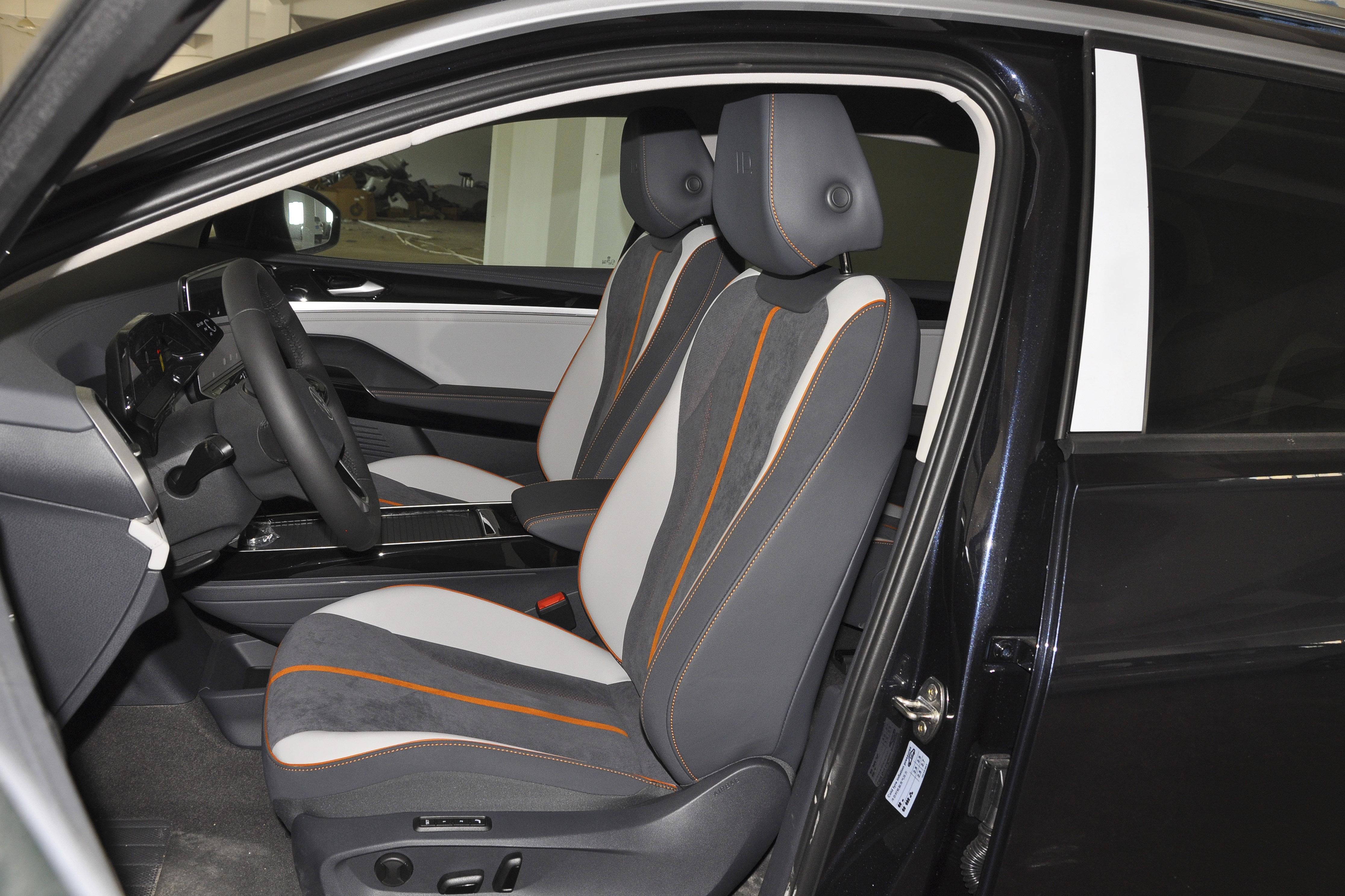 ID.6CROZZ，优惠6.3万，5门7座中大型SUV，601km续航，适合家用