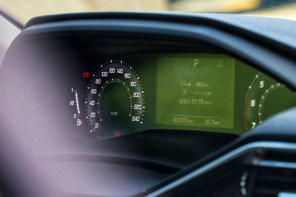 东风标致408试驾第一视角,试驾东风标致408x