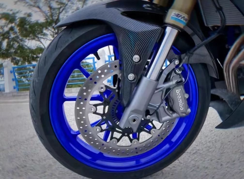 飞鹰rm35和r3改装件互通吗,飞鹰rm35和雅马哈r3实车对比