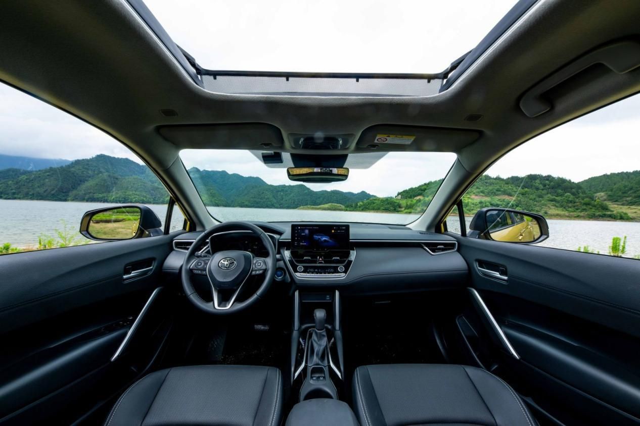 丰田锋兰达双擎豪华版用车体验,丰田威兰达2.5双擎油耗