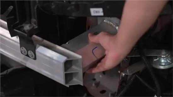 标致4008拆天窗遮阳帘,大飙车标致4008拆车视频