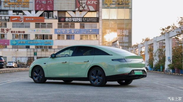 零跑c01增程和纯电驾驶质感,零跑c01车型买纯电好还是混动好