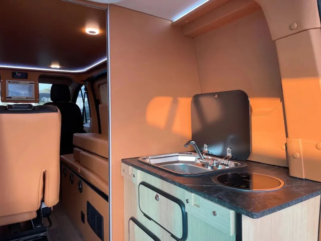 江铃小野牛升顶房车价位,江铃全顺新世代平头