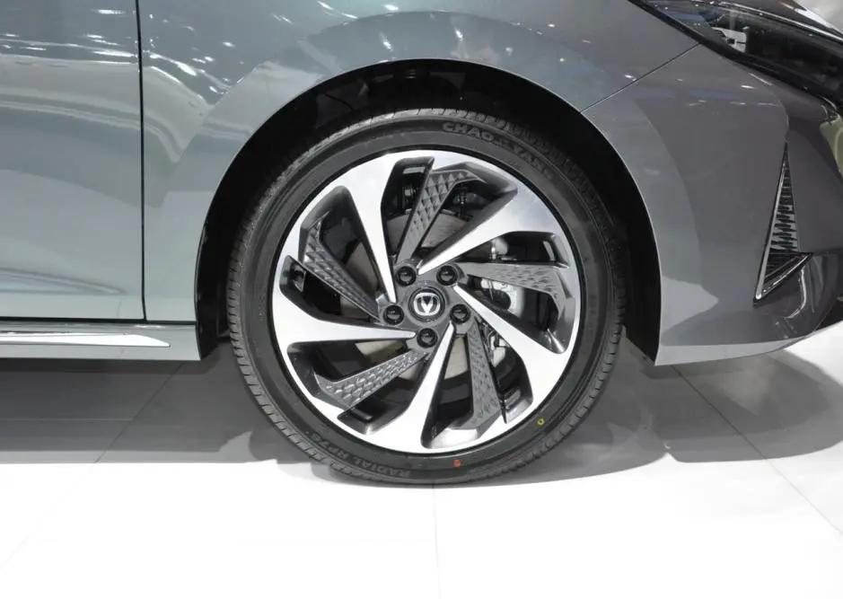 长安逸动plus和长安锐程cc,10万左右长安锐程plus有性价比吗