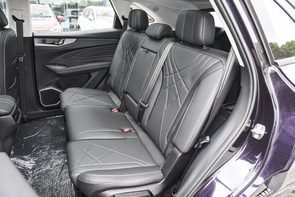 全新中型suv凯翼昆仑,凯翼昆仑七座空间表现