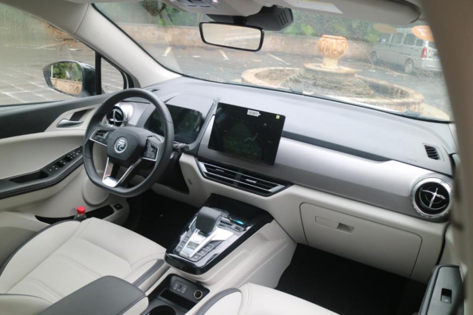 比亚迪元pro测评7.98万,比亚迪元pro新能源2021款落地价