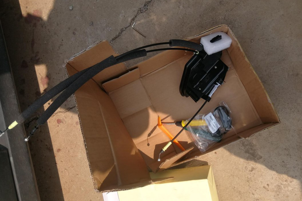 传祺gs5车门被锁了怎么办,传祺gs5副驾门锁不受控制怎么回事