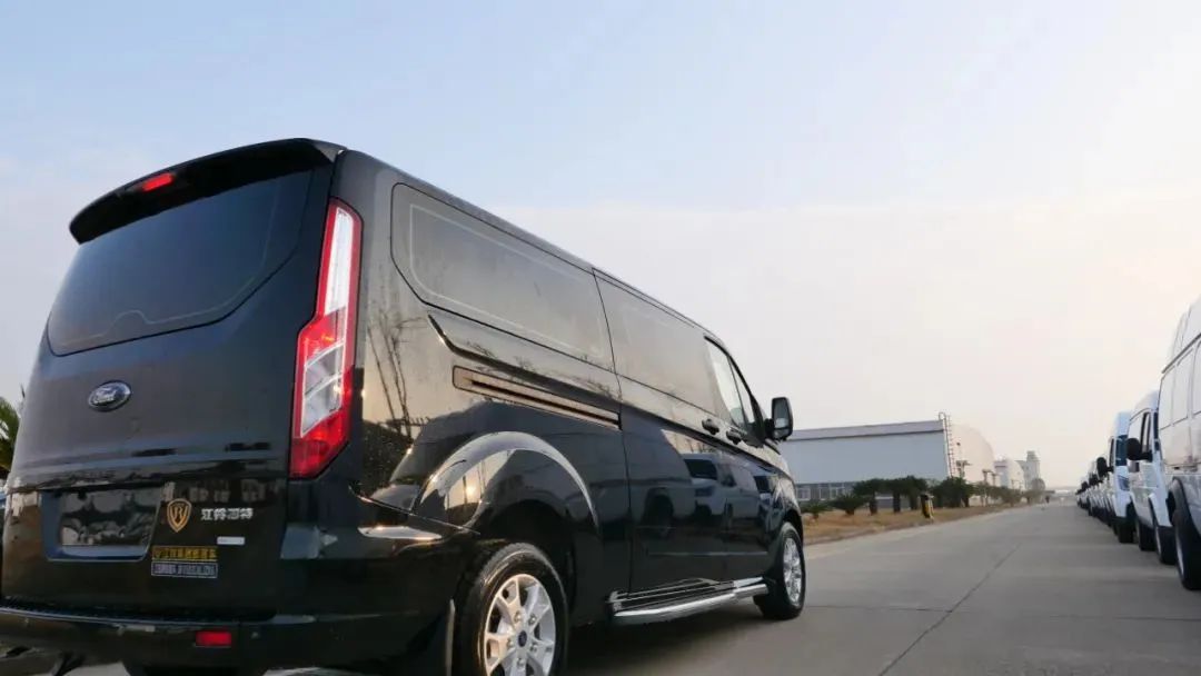 江铃小野牛升顶房车价位,江铃全顺新世代平头