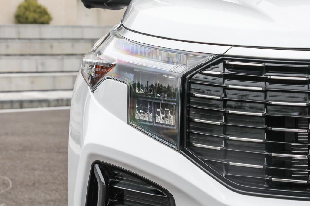 起亚智跑老款和新款该怎么选,2022款全新起亚智跑价位