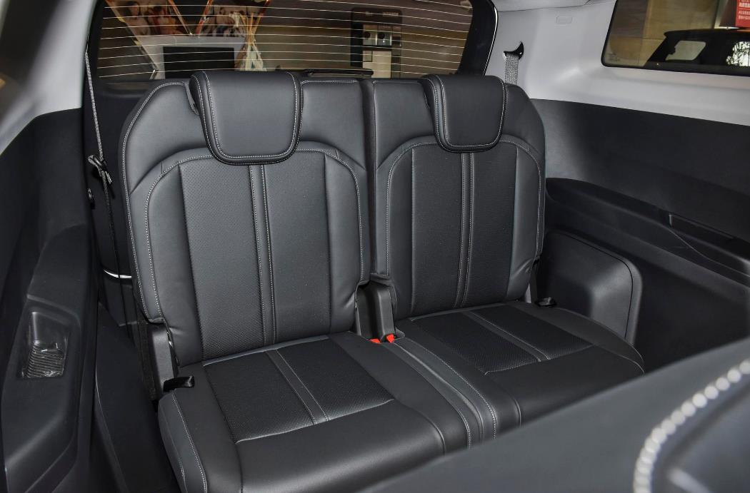 10-15万买家轿选这5款车才不吃亏,15万买强实力家用车买这4款准没错