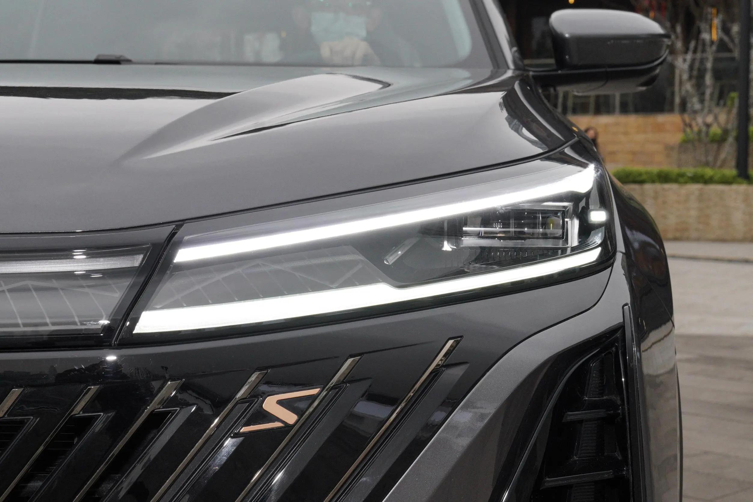 长安cs75plus二代2.0真实油耗,长安cs75plus1.5t自动豪华版