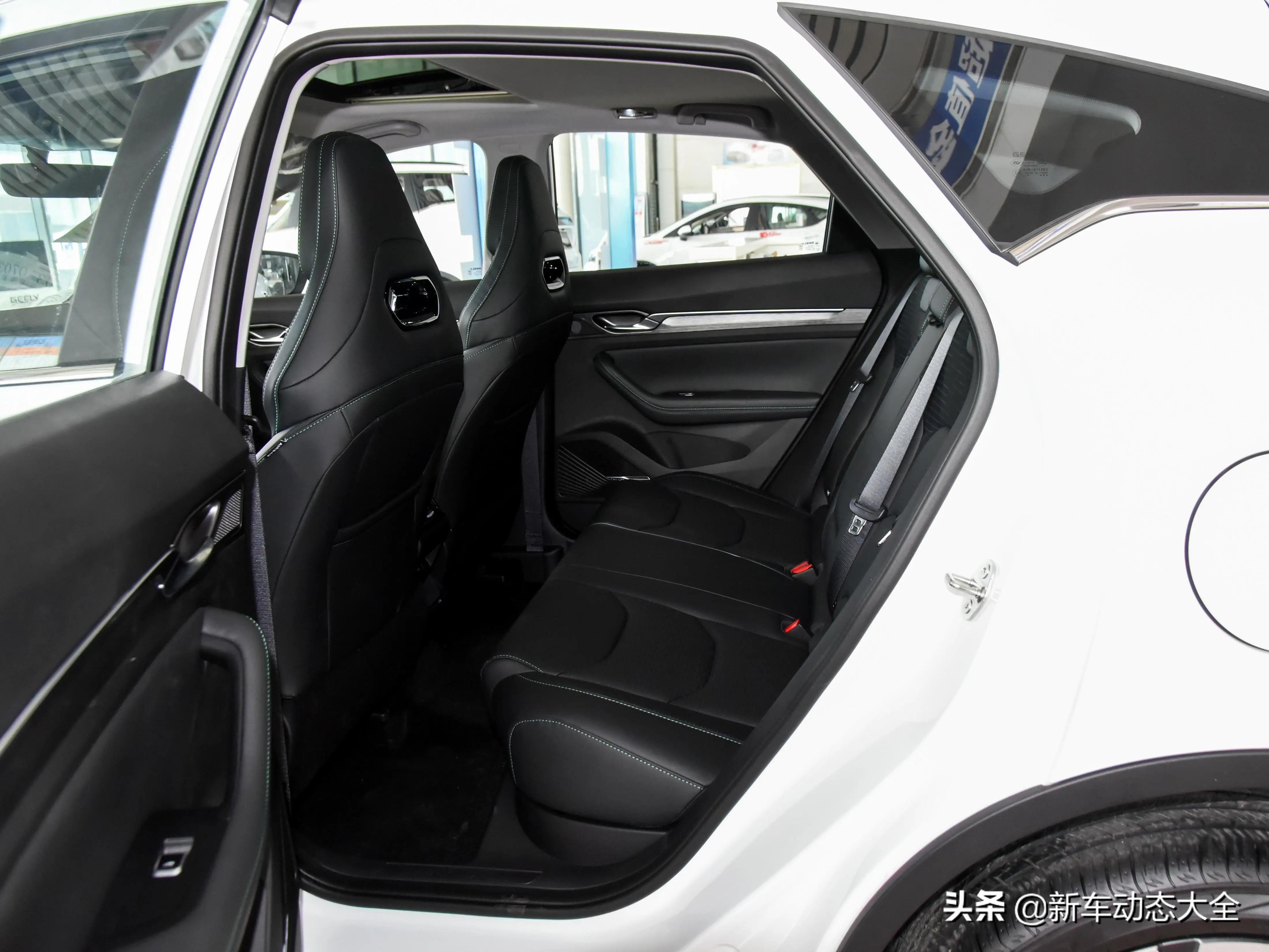 最有性价比的车吉利远景x6,空间大配置高的吉利远景x6